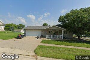 1102 Howard St, Aplington, IA 50604