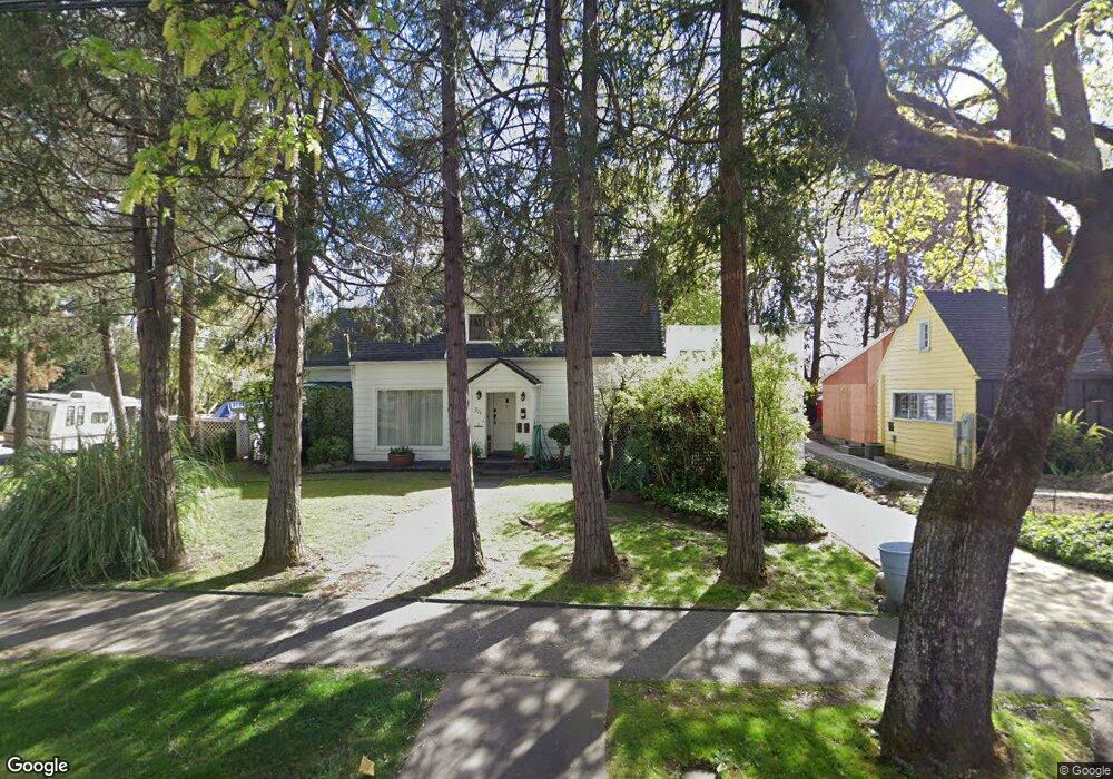 221 NE A St, Grants Pass, OR 97526 - photo 1