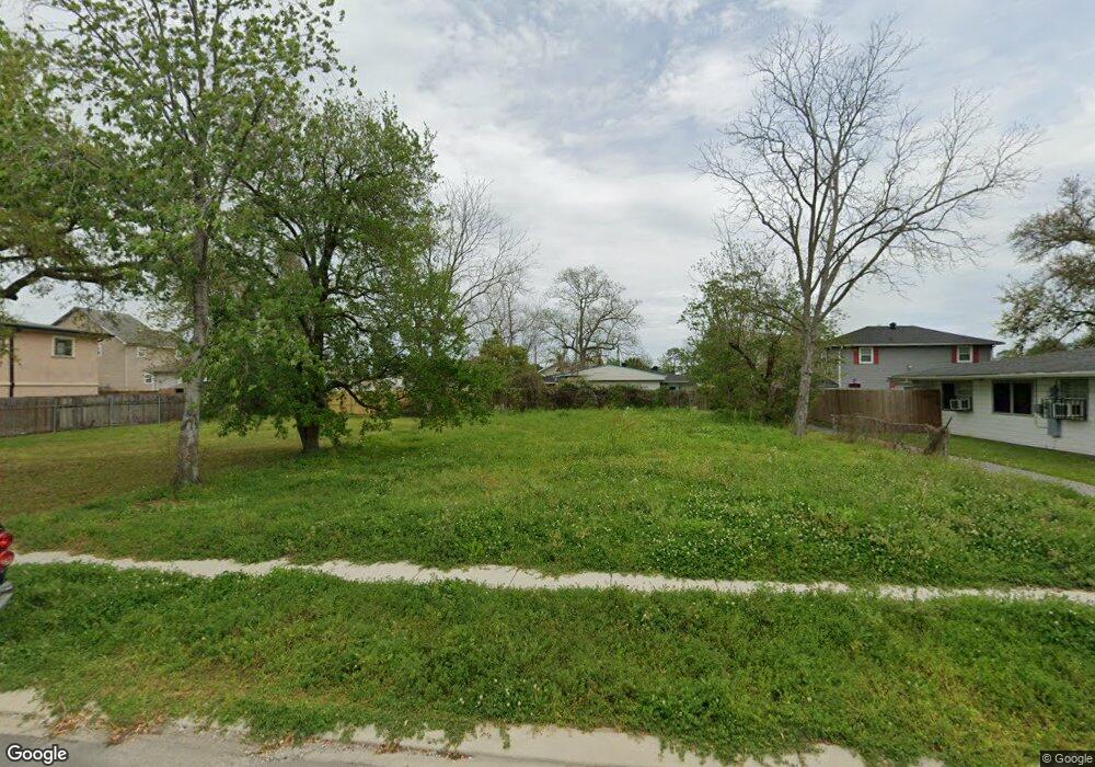 5101 Kendall Dr, New Orleans, LA 70126 - photo 1