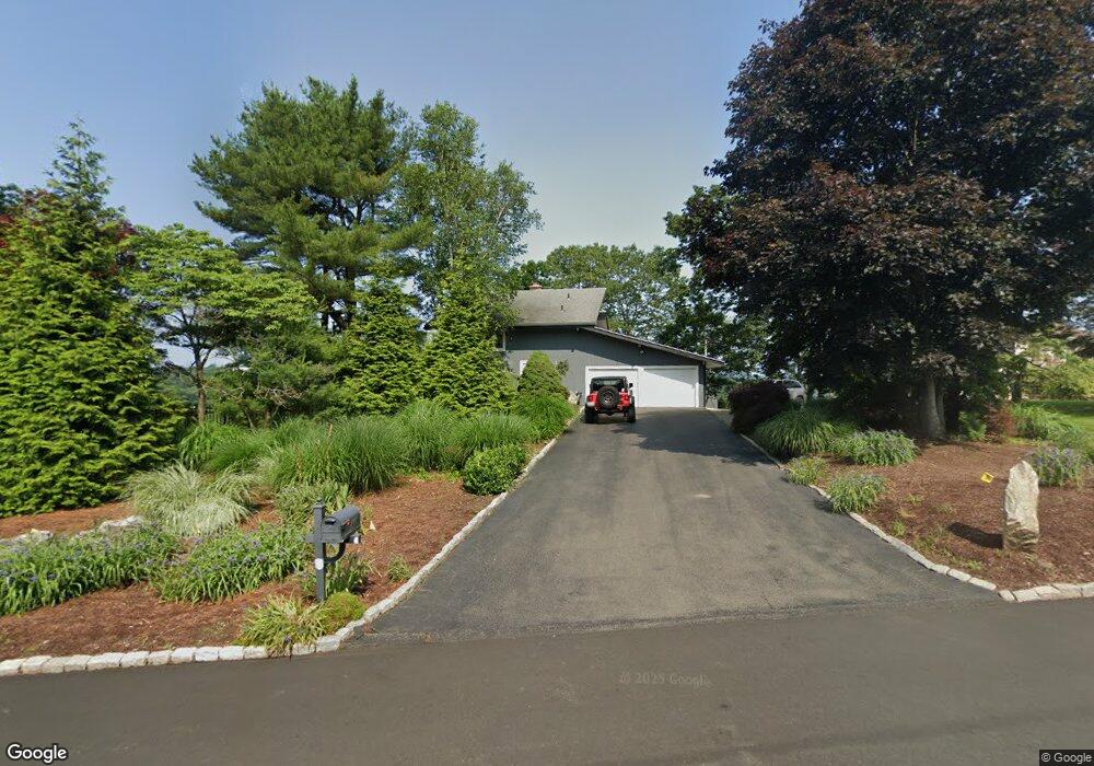 660 High Ridge Rd, Orange, CT 06477 - photo 1