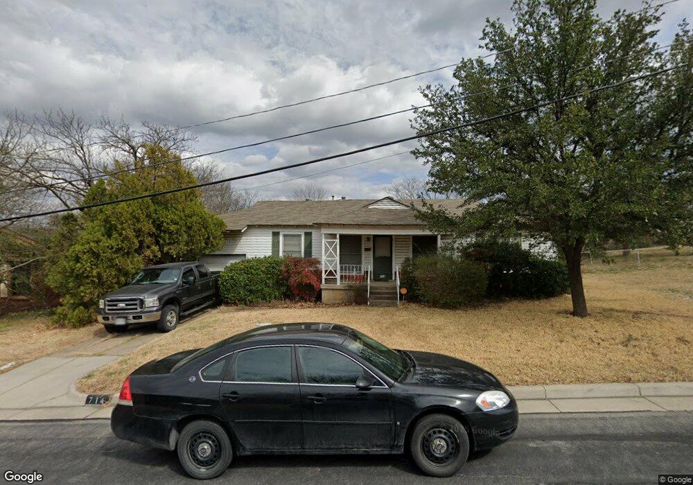 714 NW 6th St, Grand Prairie, TX 75050 - photo 1