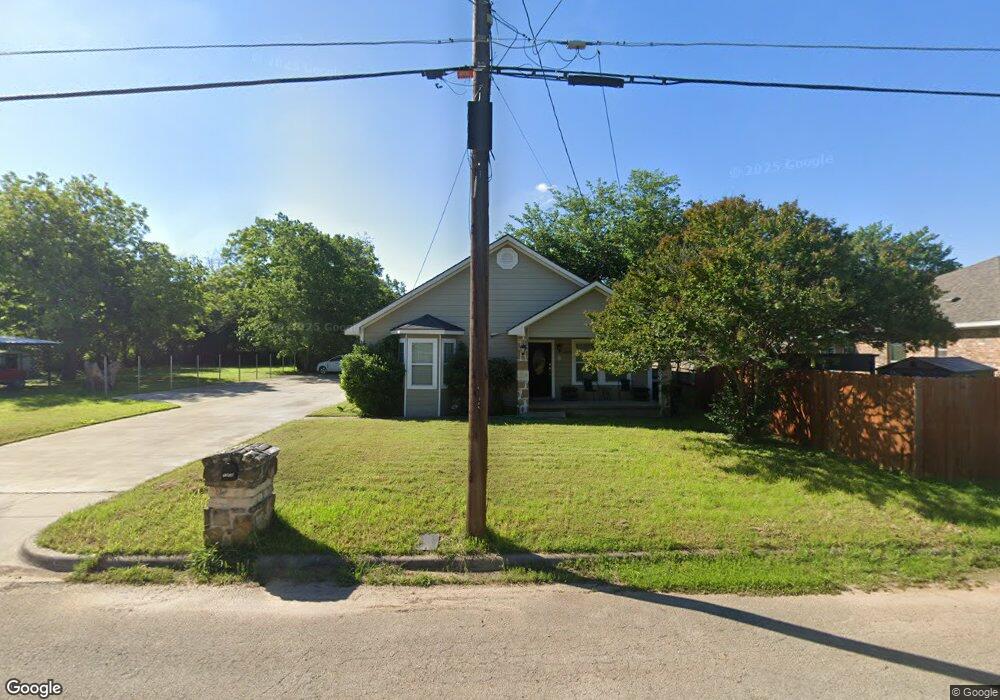 1209 W Lone Star Ave, Cleburne, TX 76033 - photo 1