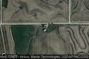 809 Hardin Dr, Luana, IA 52156