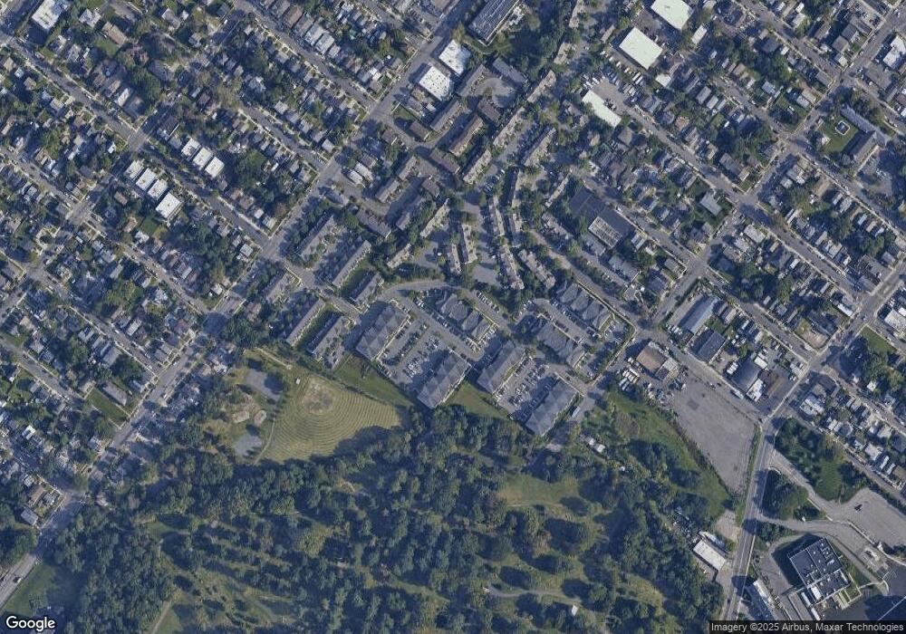 813 Cedar Ct, New Brunswick, NJ 08901 - photo 1