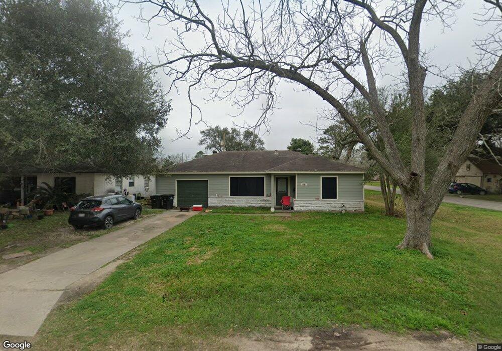 1502 W Lang St, Alvin, TX 77511 - photo 1