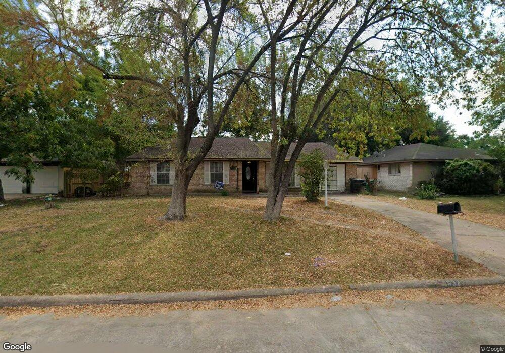 6327 Tall Willow Dr, Houston, TX 77088 - photo 1
