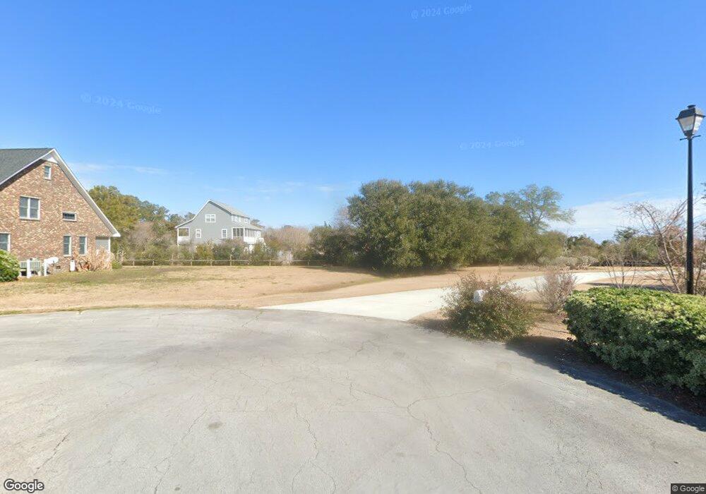 323 Gibbs Ct, Beaufort, NC 28516 - photo 1