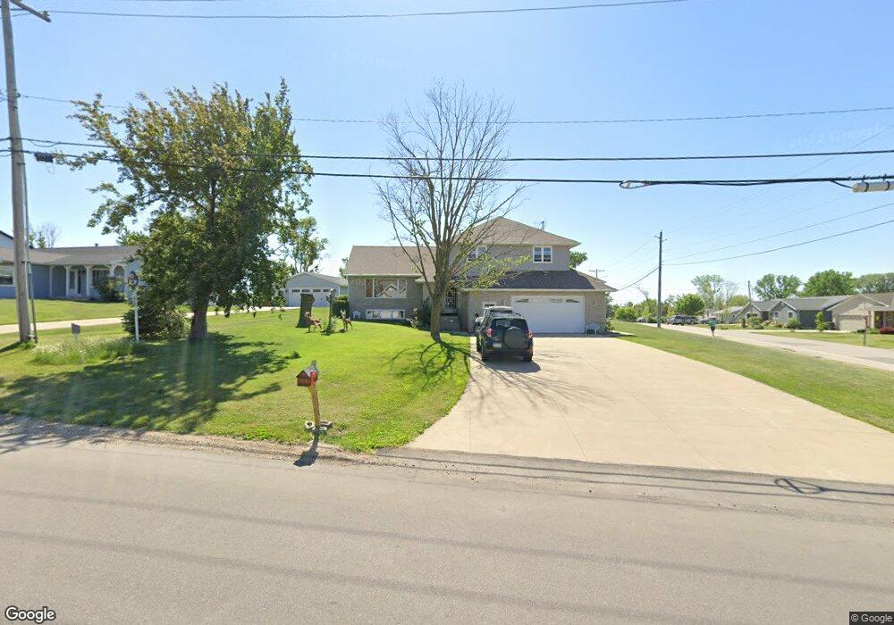 1370 Wiley Blvd NW, Cedar Rapids, IA 52405 - photo 1