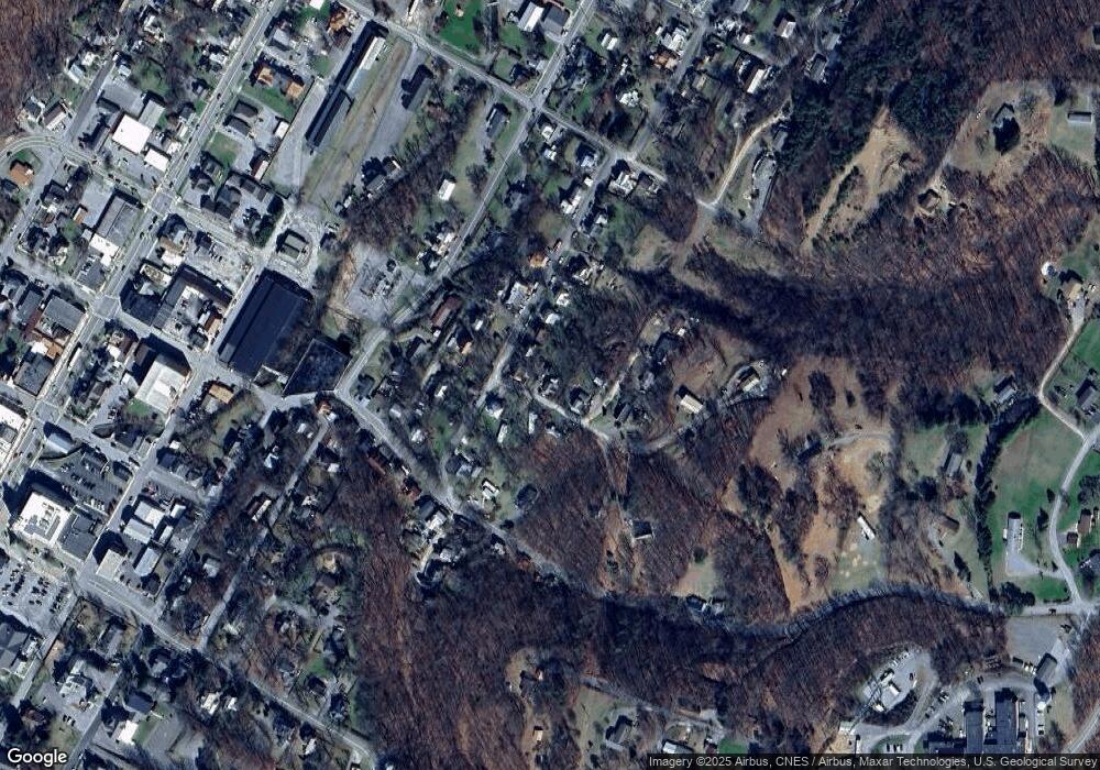 21 Laurel Hill Ave, Berkeley Springs, WV 25411 - photo 1