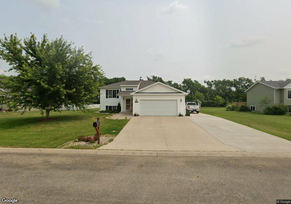 602 21st Ave NE, Jamestown, ND 58401 - photo 1