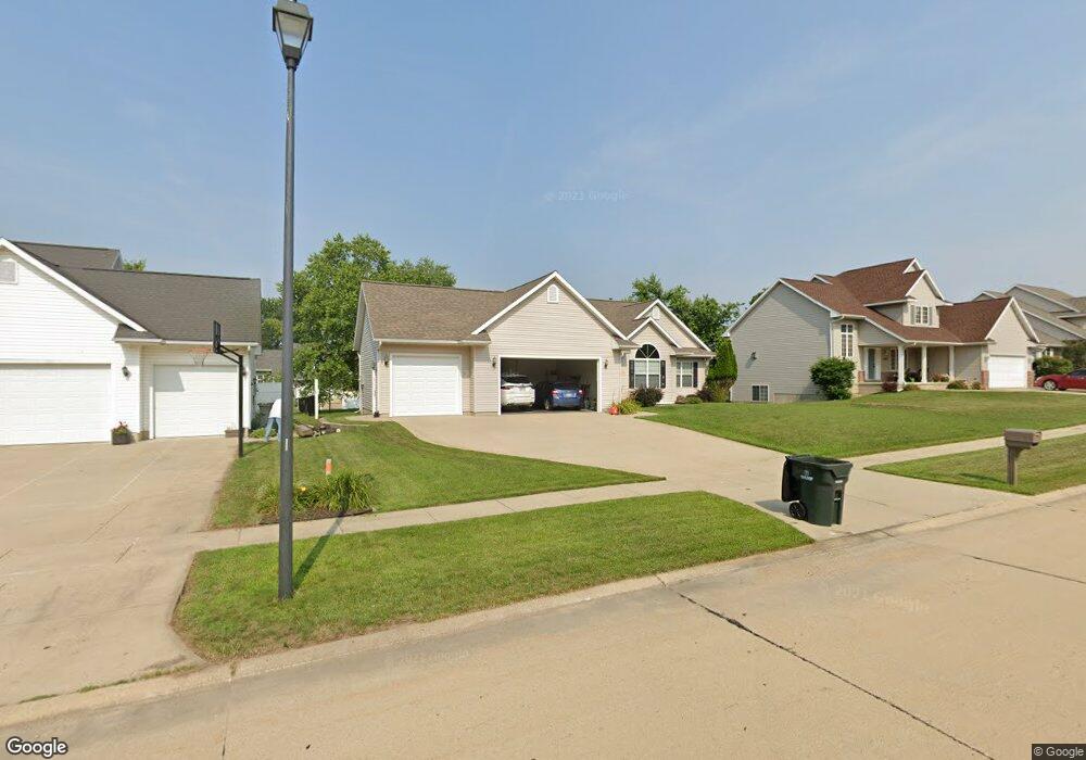 4101 Forest View Ct NE, Cedar Rapids, IA 52411 - photo 1