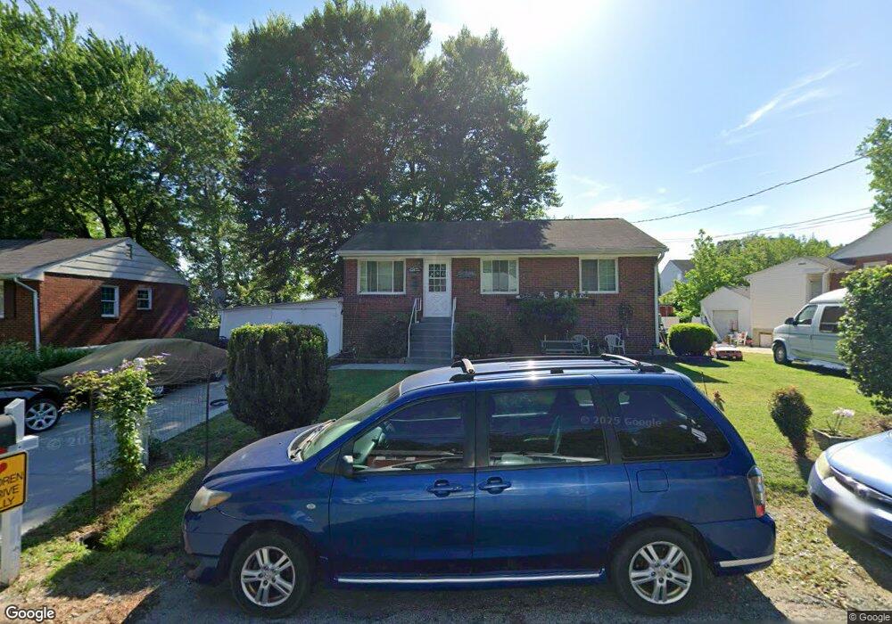 16024 Crest Dr, Woodbridge, VA 22191 - photo 1