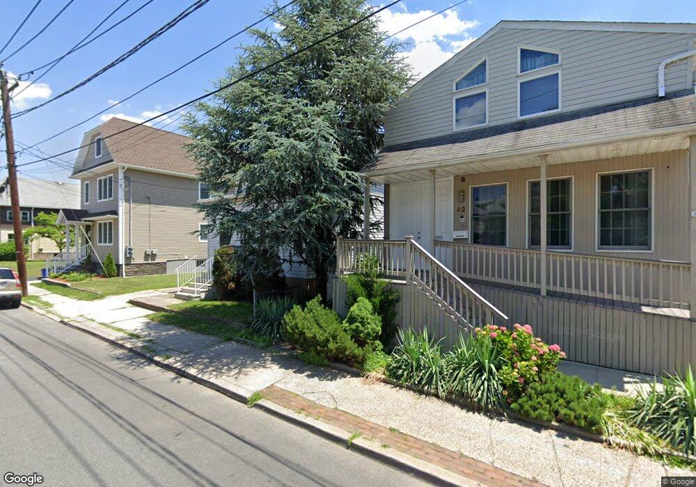 40 Locust Ln, East Rutherford, NJ 07073 - photo 1