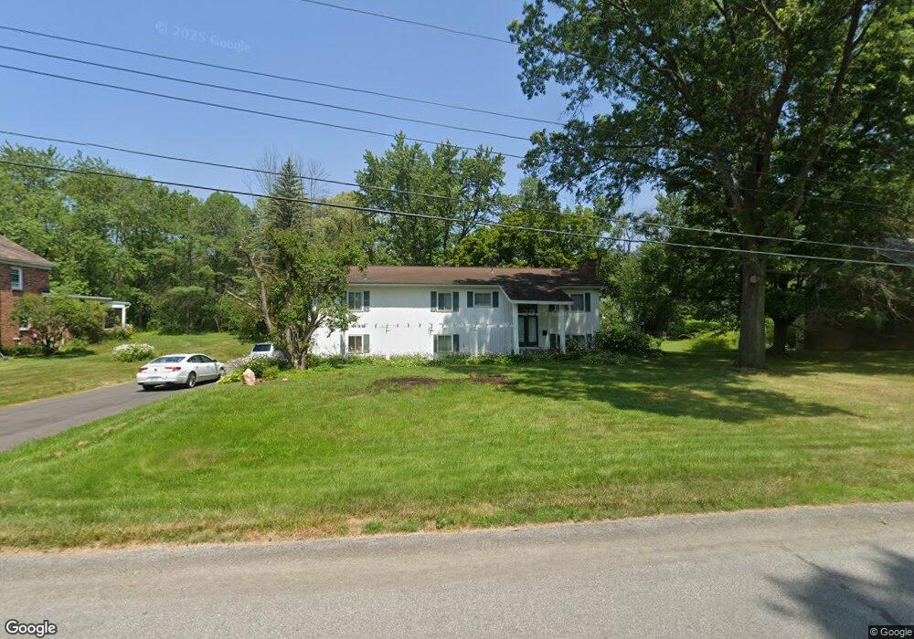 2351 Cayuga Rd, Schenectady, NY 12309 - photo 1