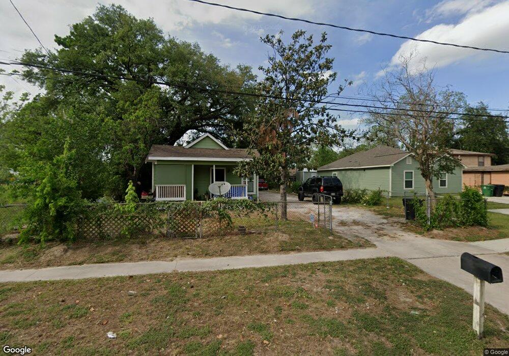 786 N Victory Dr, Houston, TX 77088 - photo 1