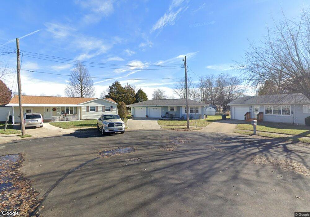 910 N 33rd St, Mattoon, IL 61938 - photo 1