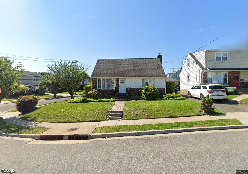 267 Dow Ave, Mineola, NY 11501 - photo 1