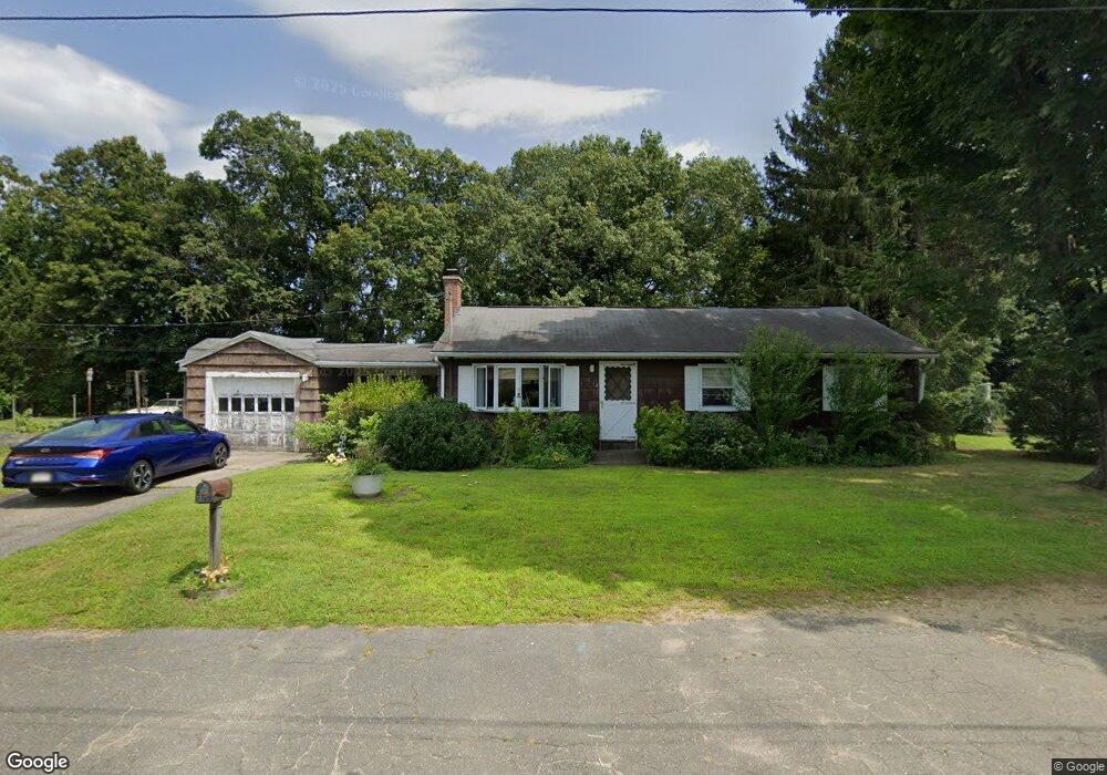 104 Ridgeview Cir, Ludlow, MA 01056 - photo 1