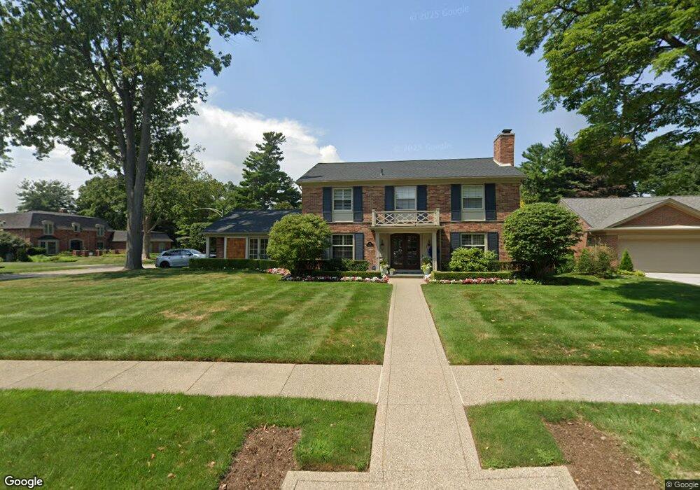 581 Shelden Rd, Grosse Pointe Shores, MI 48236 - photo 1