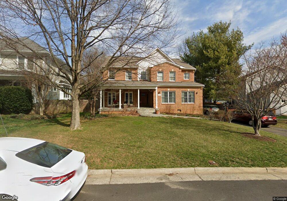 2209 Beacon Ln, Falls Church, VA 22043 - photo 1