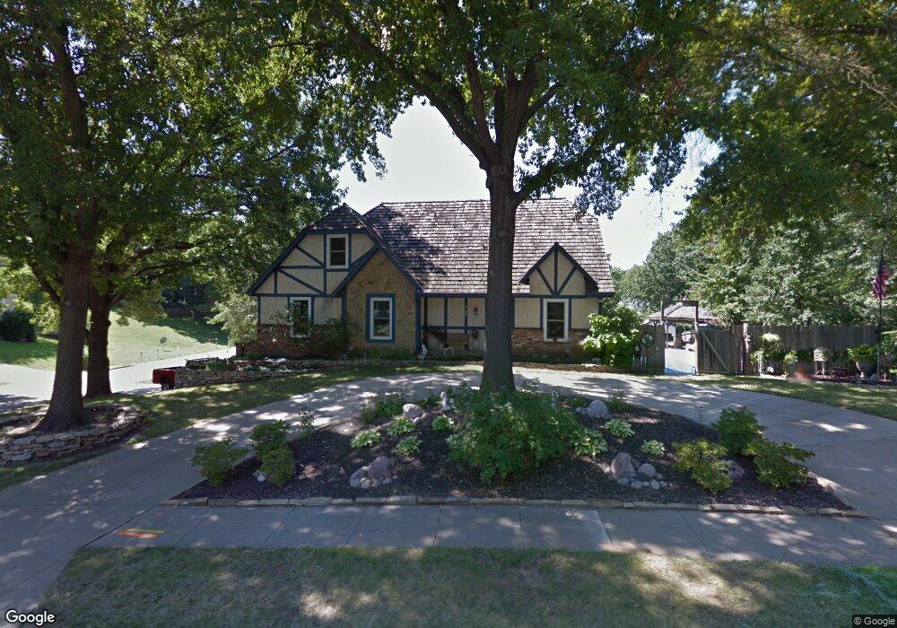 8106 Summit St, Lenexa, KS 66215 - photo 1