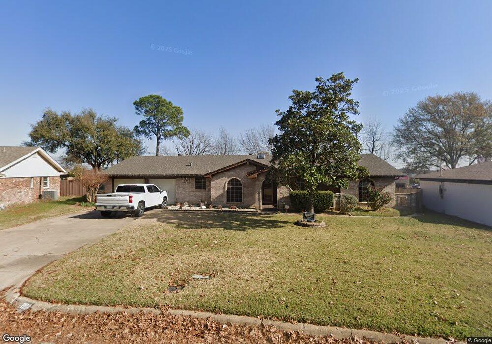 804 Overhill Ct, Hurst, TX 76053 - photo 1