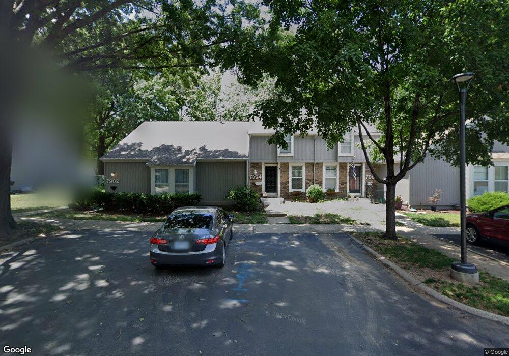 7904 Colony Ln, Lenexa, KS 66215 - photo 1