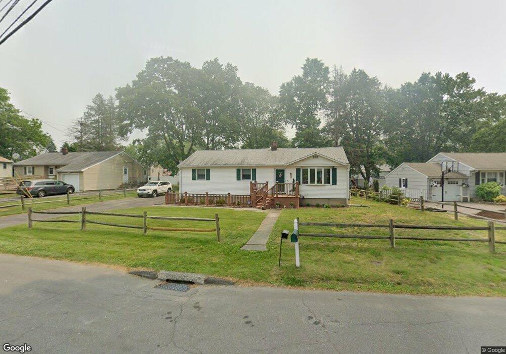 9 Greenbriar Cir, Fairfield, CT 06824 - photo 1