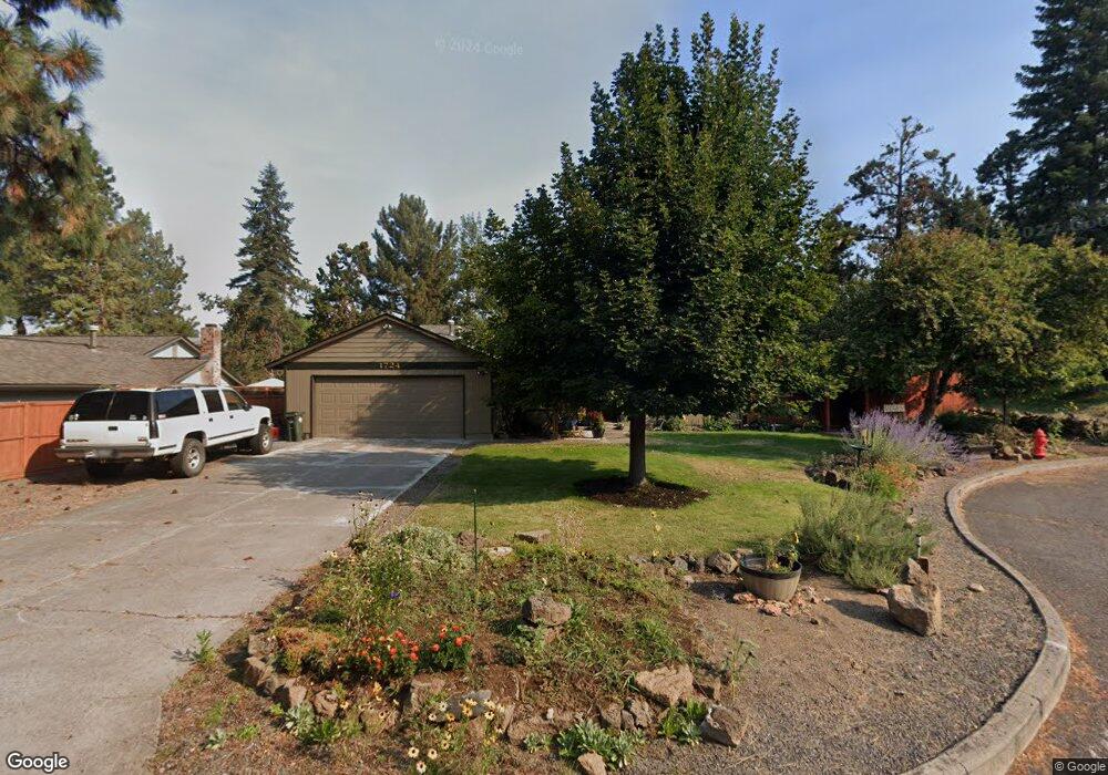 1724 NE Woodridge Ln, Bend, OR 97701 - photo 1