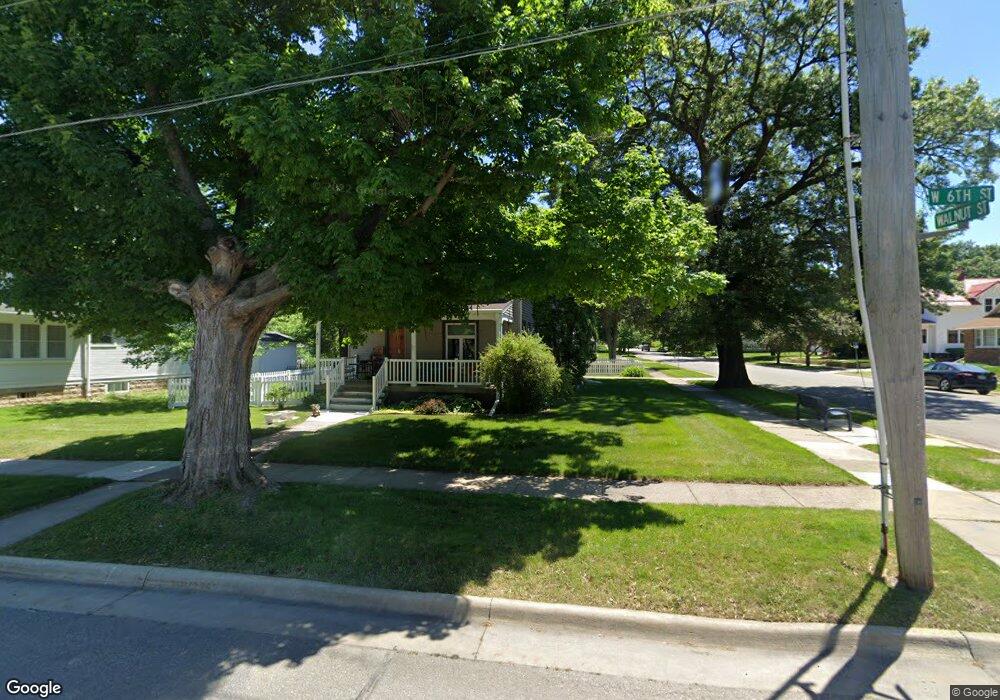 622 W 6th St, Cedar Falls, IA 50613 - photo 1