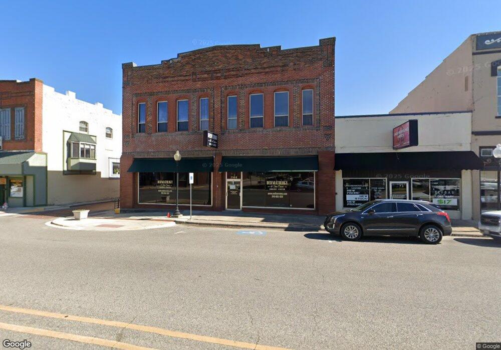 214 E California St unit B, Gainesville, TX 76240 - photo 1