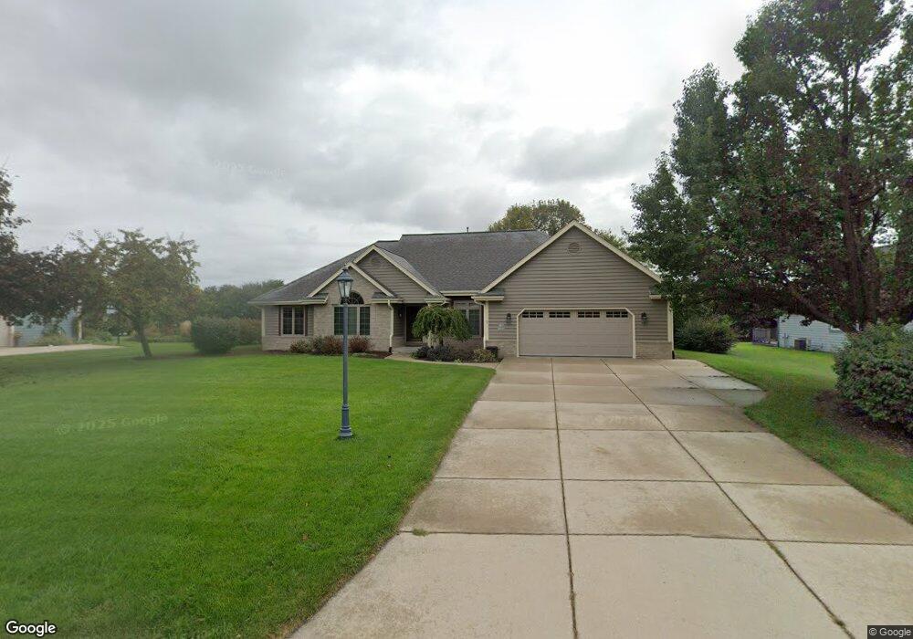 W148N10244 Windsong Cir E, Germantown, WI 53022 - photo 1