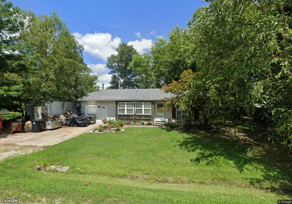 10056 E Heritage Dr, Effingham, IL 62401 - photo 1