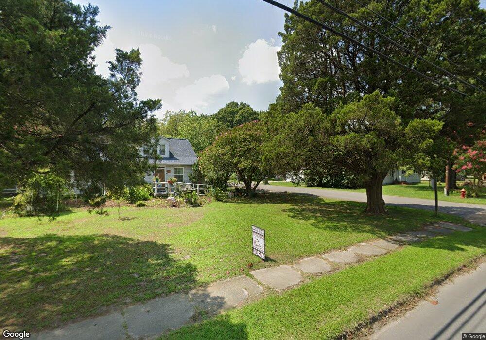 140 Berkley St, West Point, VA 23181 - photo 1