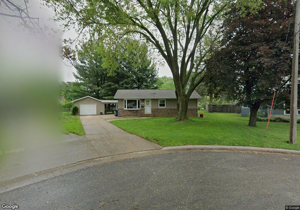 1433 Columbus Dr, Waterloo, IA 50702 - photo 1