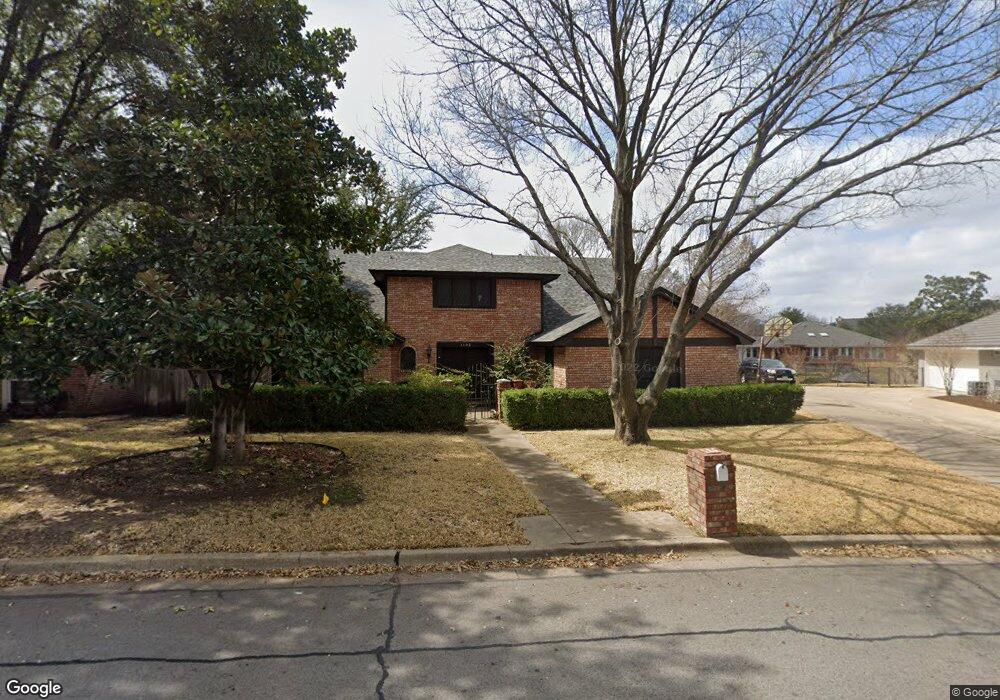 1102 Crowley Rd, Arlington, TX 76012 - photo 1