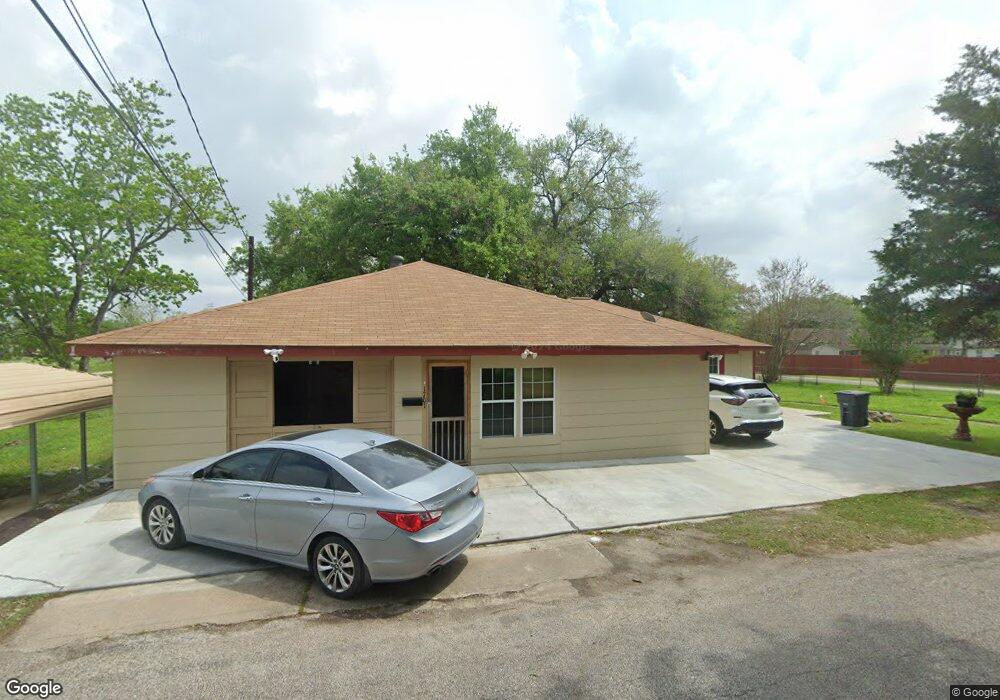 1701 Live Oak Ave, Bay City, TX 77414 - photo 1