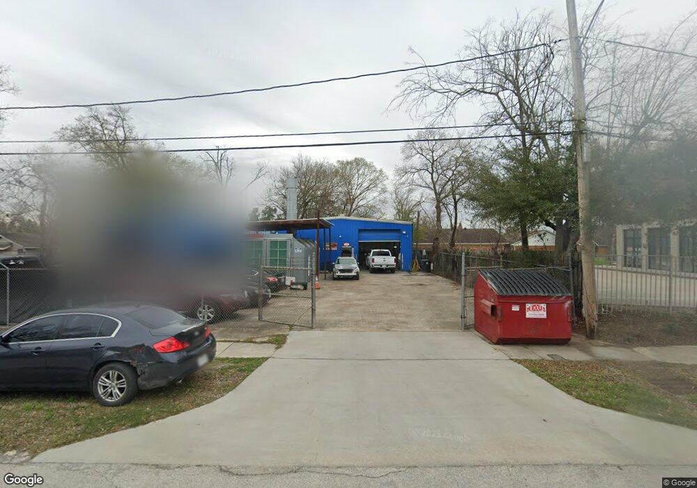 112 Garrotsville St, Houston, TX 77022 - photo 1