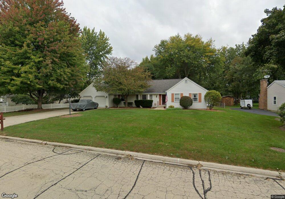 1047 Cardinal Ct, Batavia, IL 60510 - photo 1