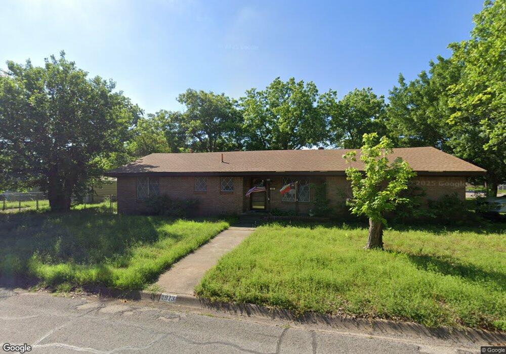 1013 Davis St, Cleburne, TX 76033 - photo 1