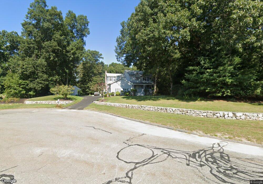 9 Spruce Cir, Hopedale, MA 01747 - photo 1