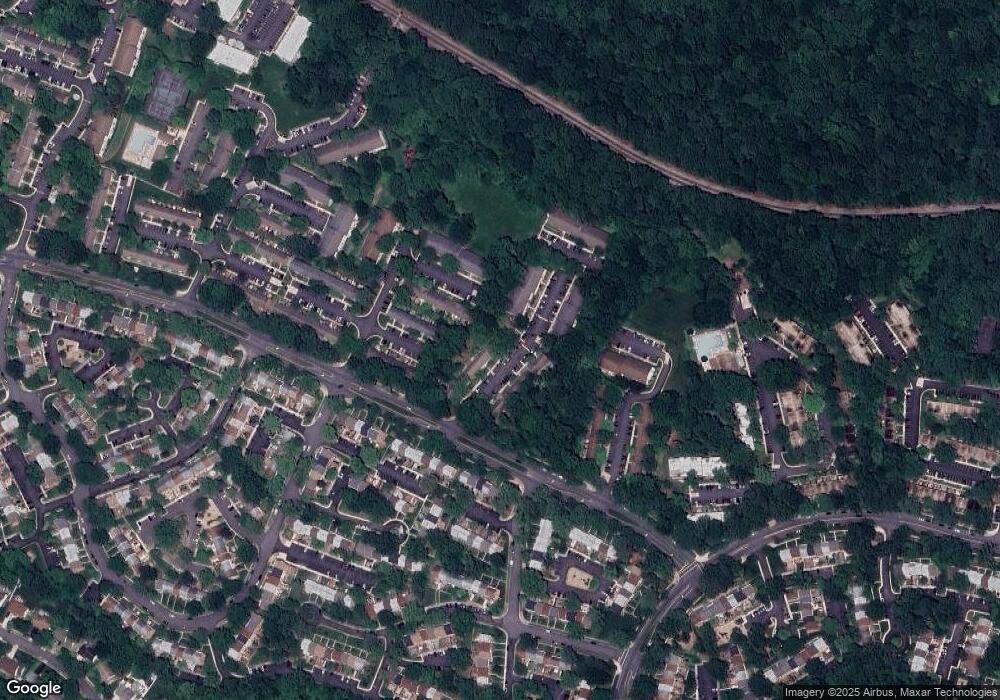 5908 Kingsford Rd unit 351, Springfield, VA 22152 - photo 1