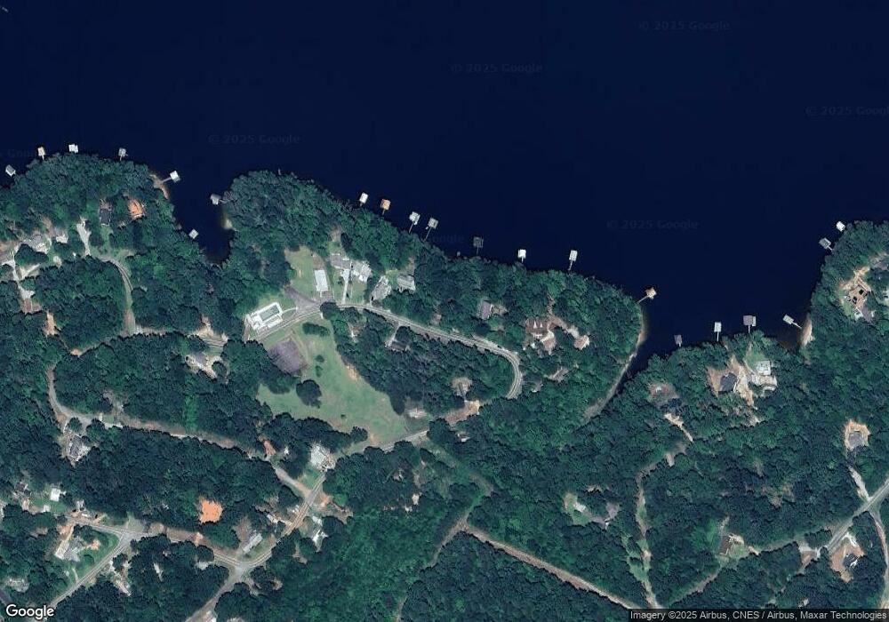 715 Shorewood Cir, Toccoa, GA 30577 - photo 1