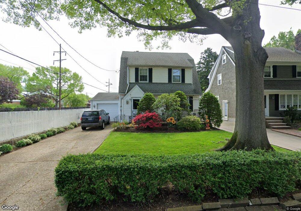 8 Carlton Terrace, Garden City, NY 11530 - photo 1