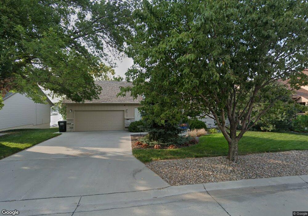 7922 Maui Cir, Papillion, NE 68046 - photo 1