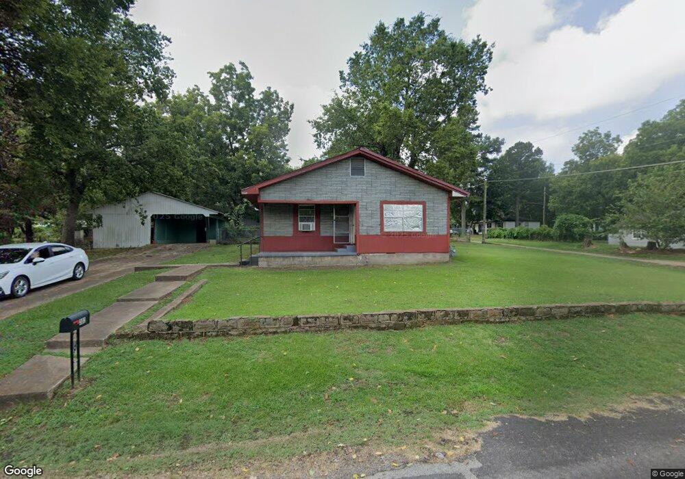 302 E Trice St, Hugo, OK 74743 - photo 1