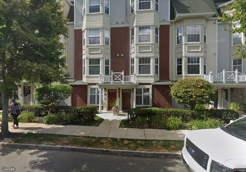 1215 Round Pointe Dr unit 1215, Haverstraw, NY 10927 - photo 1