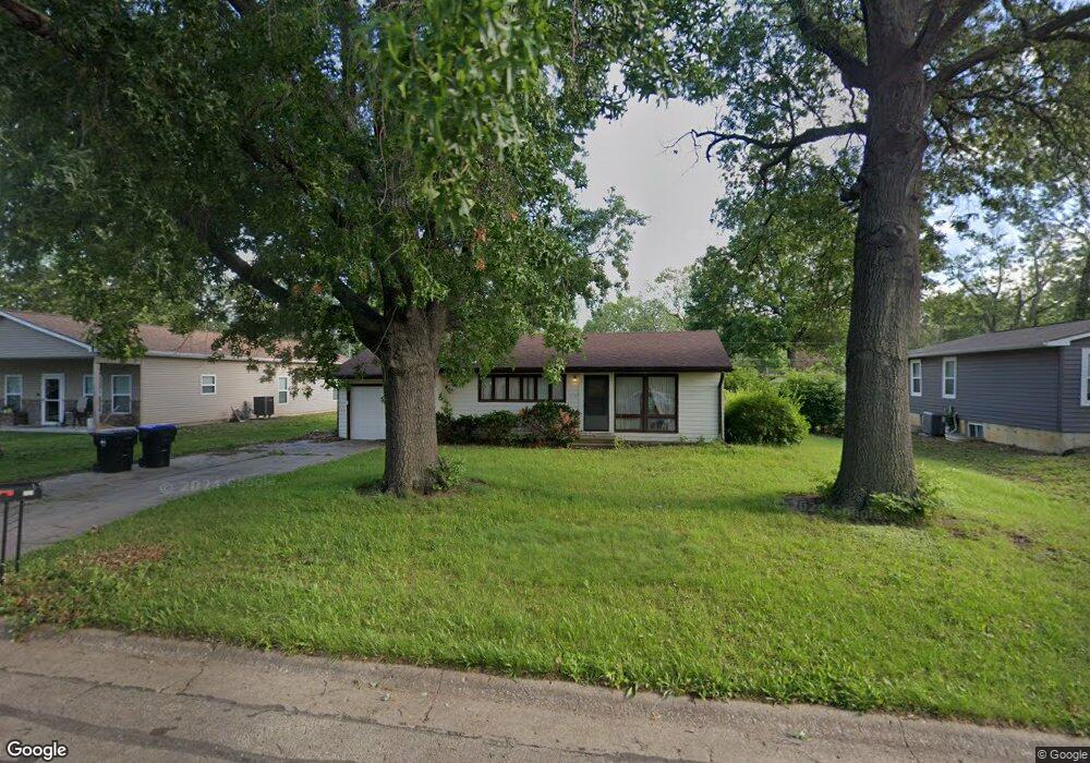 1725 SW Harp Place, Topeka, KS 66611 - photo 1