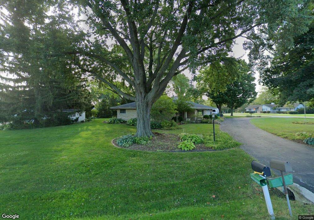 N76W14993 Menomonee Manor Dr, Menomonee Falls, WI 53051 - photo 1