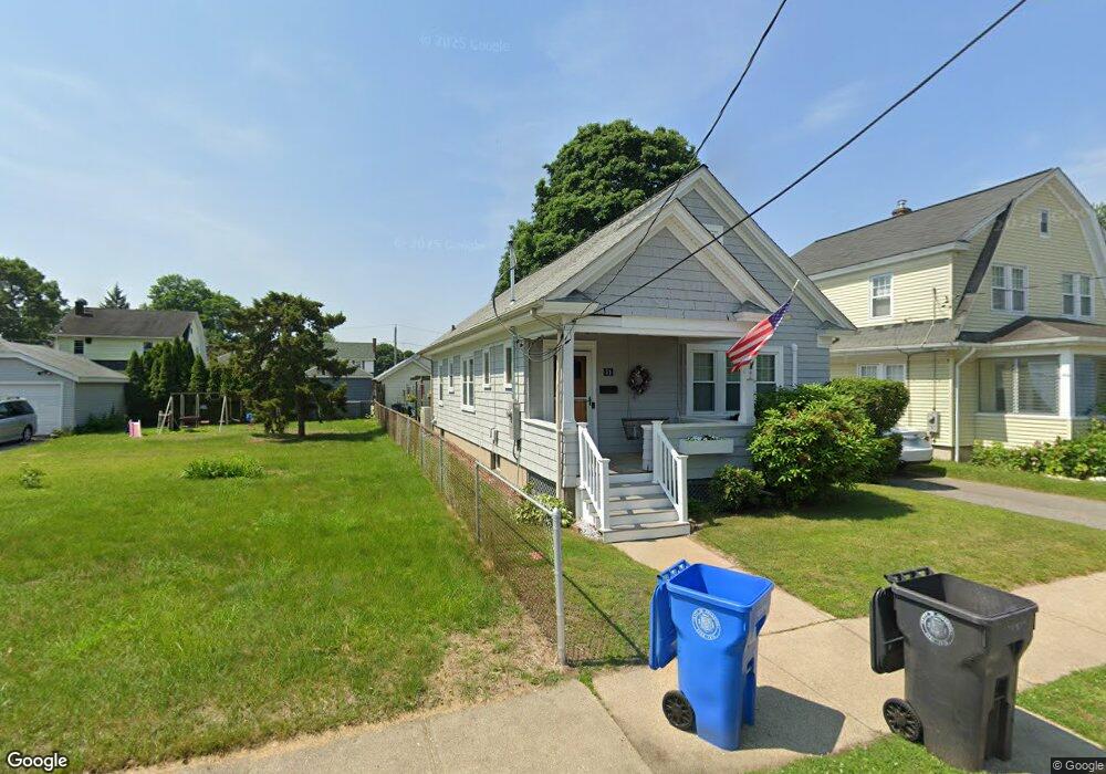 31 Holburn Ave, Cranston, RI 02910 - photo 1